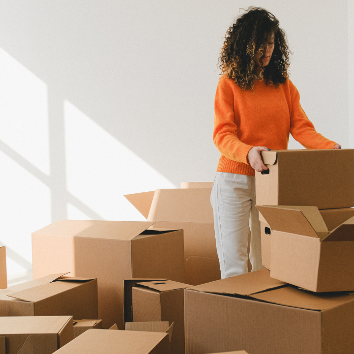 How to Choose the Right Moving Boxes for Your Belongings